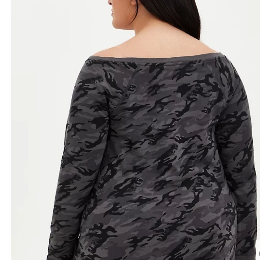 JURASSIC WORLD CAMO OFF-SHOULDER SWEATSHIRT